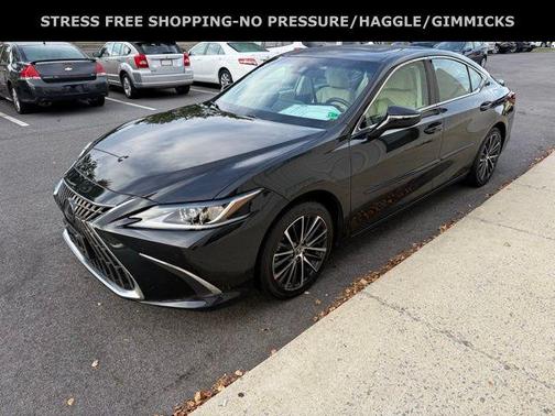 2022 Lexus ES 350 Base