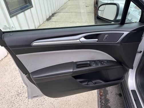 2014 Ford Fusion S