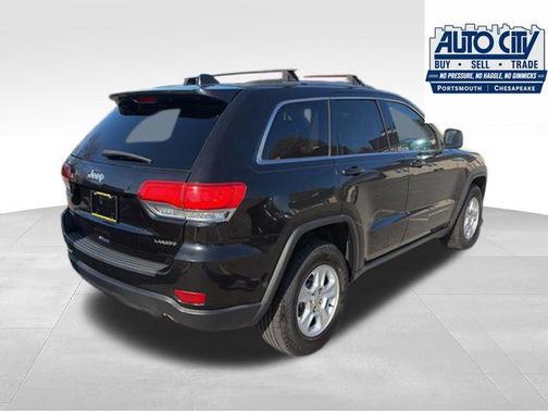 Brilliant Black Crystal Pearlcoat 2014 Jeep Grand Cherokee Laredo