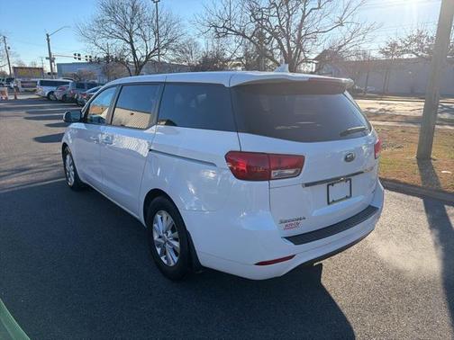 2018 Kia Sedona LX