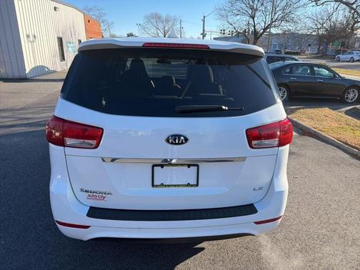 2018 Kia Sedona LX