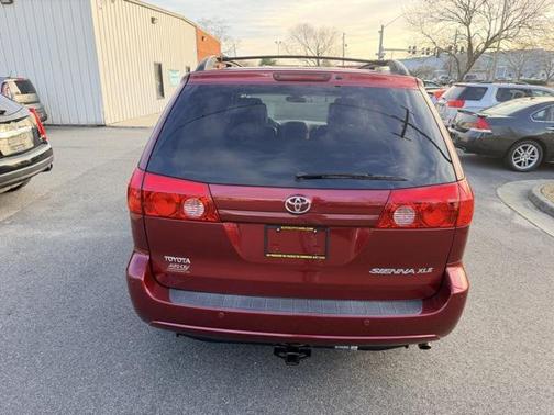 2010 Toyota Sienna XLE