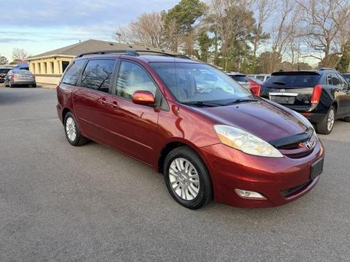 2010 Toyota Sienna XLE