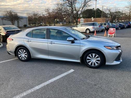 2018 Toyota Camry Hybrid LE