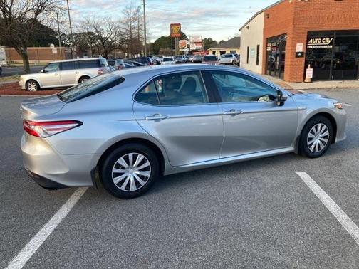 2018 Toyota Camry Hybrid LE