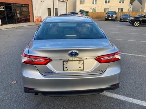 2018 Toyota Camry Hybrid LE