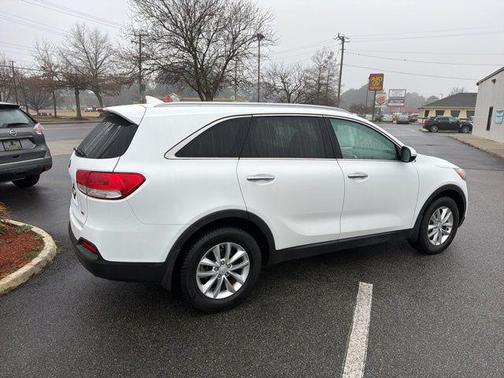 2018 Kia Sorento LX