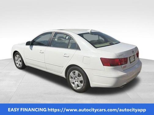 Powder White Pearl 2009 Hyundai SONATA GLS