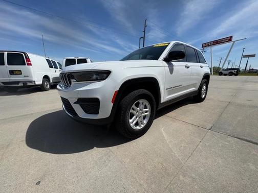 2023 Jeep Grand Cherokee Laredo