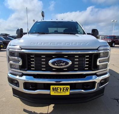 White 2026 Ford F-350 Lariat Super Duty