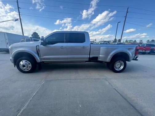 2023 Ford F-450 Lariat