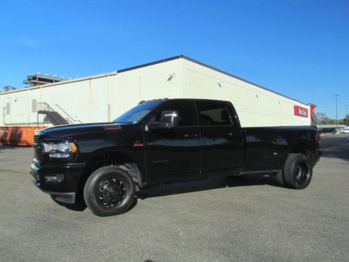 Diamond Black Crystal 2024 RAM 3500 Big Horn Crew Cab LWB 4WD DRW