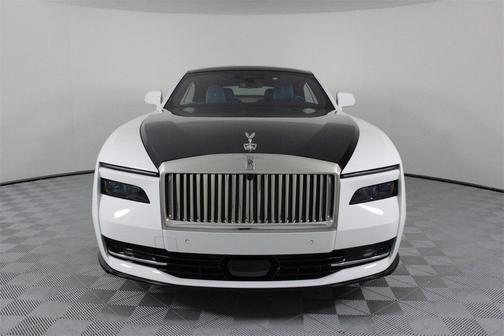 2025 Rolls-Royce Spectre 