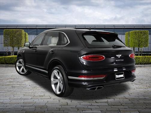 2025 Bentley Bentayga V8
