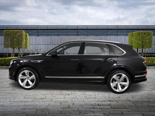 2025 Bentley Bentayga V8