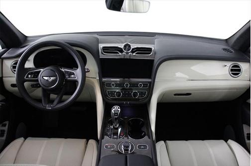 2025 Bentley Bentayga V8