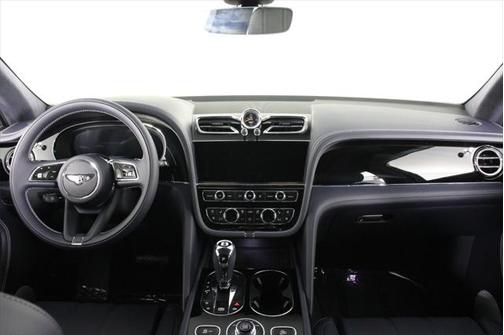 2025 Bentley Bentayga V8