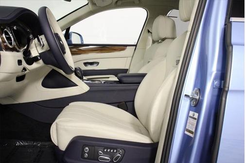 2025 Bentley Bentayga V8