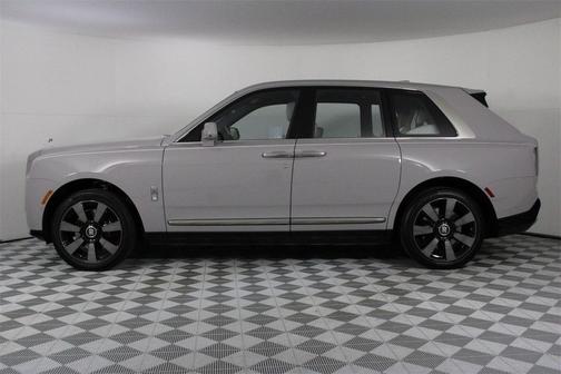 2025 Rolls-Royce Cullinan Base