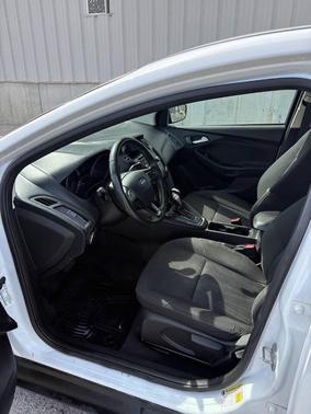 Oxford White 2015 Ford Focus SE
