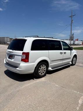 Bright White Clear Coat 2016 Chrysler Town & Country Touring