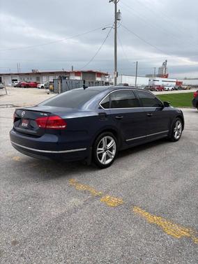 Night Blue Metallic 2014 Volkswagen Passat 2.0L TDI DSG SEL Premium