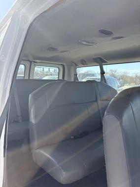 2012 Ford E350 Super Duty XLT