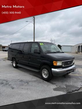 2005 Ford E350 Super Duty XL Wagon
