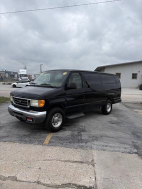 2005 Ford E350 Super Duty XL Wagon