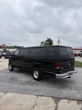 2005 Ford E350 Super Duty XL Wagon