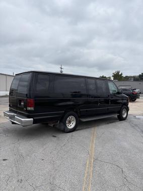2005 Ford E350 Super Duty XL Wagon