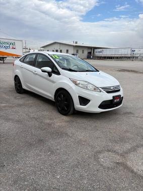Oxford White 2013 Ford Fiesta SE