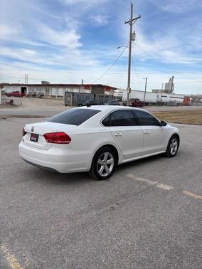 2012 Volkswagen Passat 2.5 SE