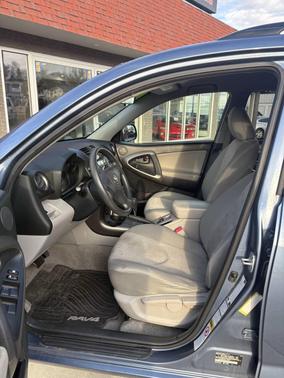 2009 Toyota RAV4 Base