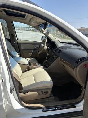 Ice White 2010 Volvo XC90 3.2