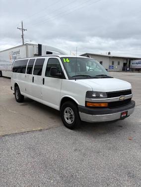 Summit White 2016 Chevrolet Express 3500 LT