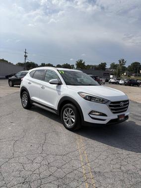 2017 Hyundai TUCSON SE