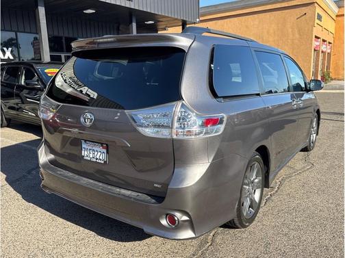Predawn Gray Mica 2016 Toyota Sienna SE