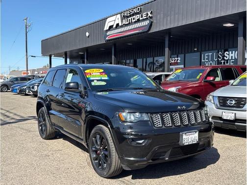 Diamond Black Crystal Pearlcoat 2020 Jeep Grand Cherokee Altitude