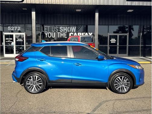Blue 2021 Nissan Kicks SV