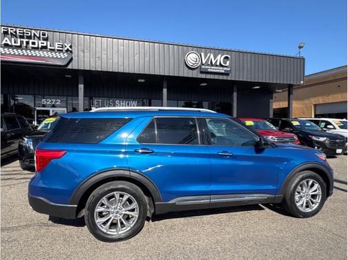 Blue 2023 Ford Explorer Limited