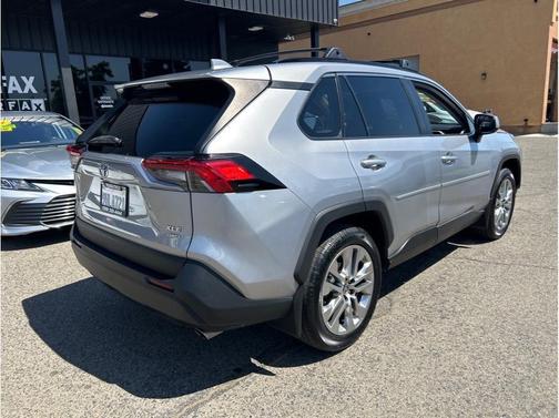 Silver Sky Metallic 2021 Toyota RAV4 XLE Premium