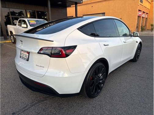 Pearl White Multi-Coat 2022 Tesla Model Y Performance Dual Motor All-Wheel Drive