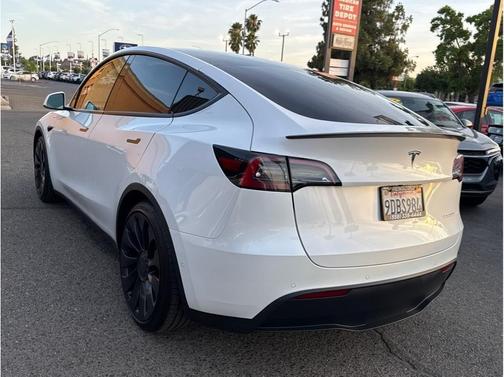 Pearl White Multi-Coat 2022 Tesla Model Y Performance Dual Motor All-Wheel Drive