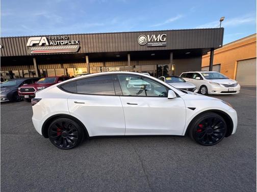 Pearl White Multi-Coat 2022 Tesla Model Y Performance Dual Motor All-Wheel Drive