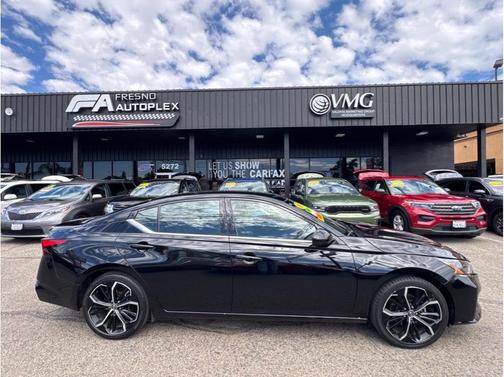 Super Black 2024 Nissan Altima SR FWD