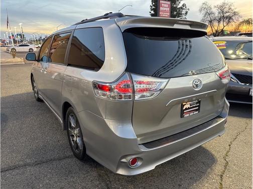 2017 Toyota Sienna SE Premium