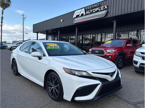 Ice Cap 2024 Toyota Camry SE