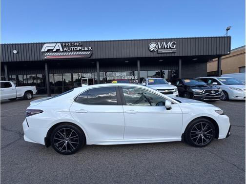 Ice Cap 2024 Toyota Camry SE