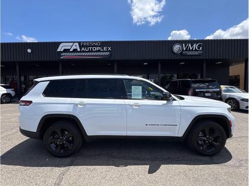 Bright White Clearcoat 2023 Jeep Grand Cherokee L Altitude